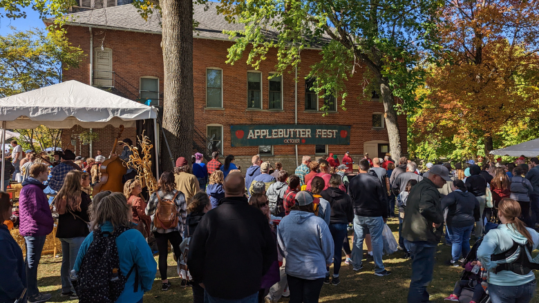 Grand Rapids Gears Up For Applebutter Festival